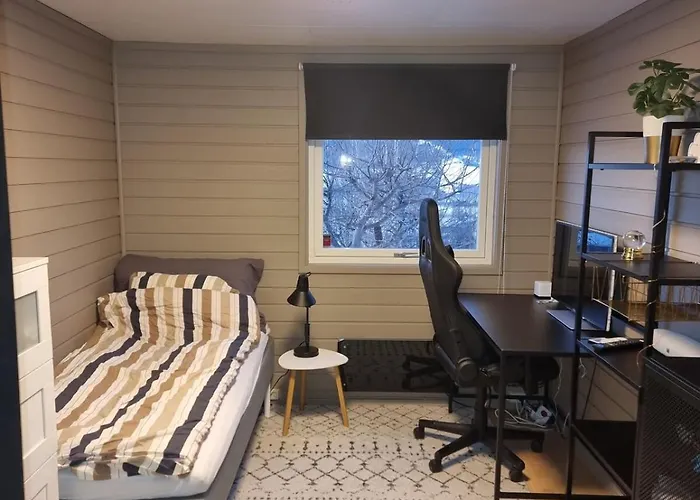 Modern Semi-detached House With Free Parking Apartment *