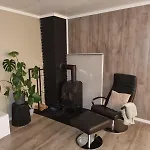 Апартаменты Modern Semi-detached House With Free Parking Лиллехамер